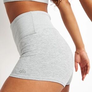 ALO Yoga Women's S Alosoft Aura Shorts Grey